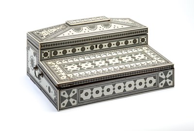 Lot 126 - A SADELI WORK WRITING BOX, BOMBAY (MUMBAI), INDIA, CIRCA 1880