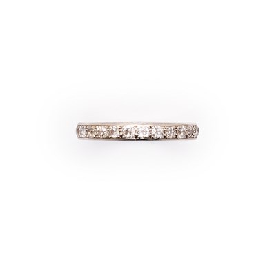 Lot 683 - DIAMOND ETERNITY RING, 1920s