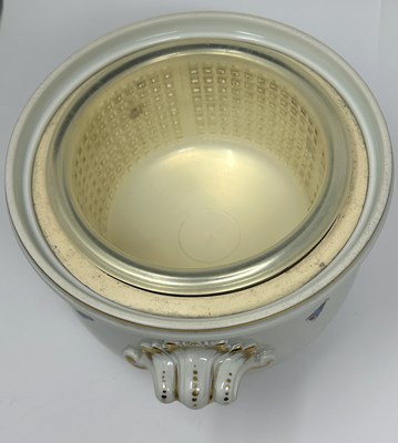 Lot 20 - A HEREND PART DINNER SERVICE, CIRCA 1968