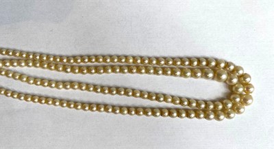 Lot 385 - CULTURED PEARL AND DIAMOND NECKLACE, 1920s