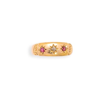 Lot 636 - RUBY, DIAMOND AND GOLD RING, 1900