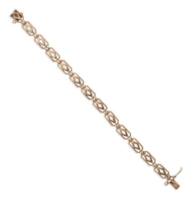 Lot 582 - GOLD GATE LINK BRACELET