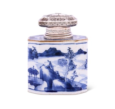Lot 124 - AN 18TH CENTURY CHINESE PORCELAIN TEA CADDY WITH BELGIAN SILVER MOUNTS, SIMONET, BRUSSELS, EARLY 20TH CENTURY