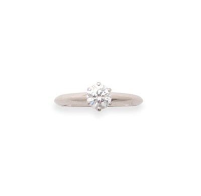 Lot 446 - TIFFANY & CO: DIAMOND RING