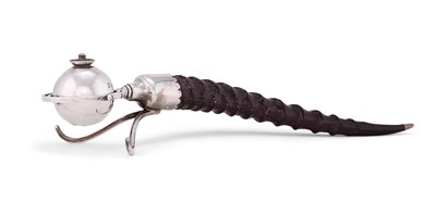 Lot 172 - AN EDWARDIAN SILVER-MOUNTED ANTELOPE HORN CIGAR LIGHTER, D. & J. WELLBY, LONDON, 1907