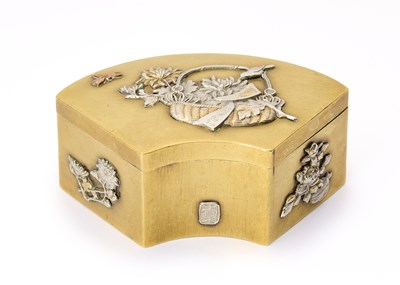 Lot 162 - A JAPANESE GILT-COPPER FAN-SHAPED BOX AND COVER, MEIJI PERIOD (1868-1912)