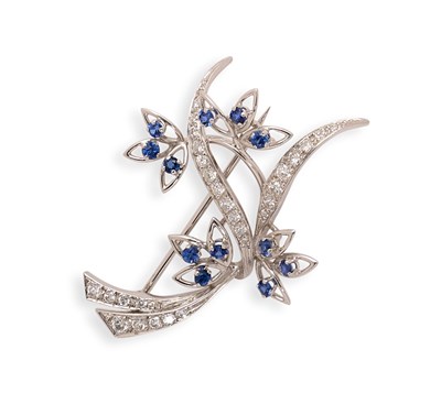 Lot 824 - SAPPHIRE AND DIAMOND BROOCH