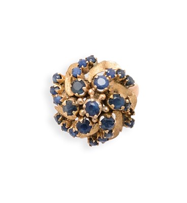 Lot 731 - SAPPHIRE RING, 1970s