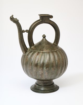 Lot 199 - A BRONZE EWER, DECCAN, INDIA, CIRCA 17TH CENTURY
