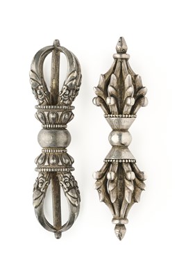 Lot 158 - TWO SMALL SILVER RITUAL THUNDERBOLTS (DORJE), TIBET, 18TH/19TH CENTURY