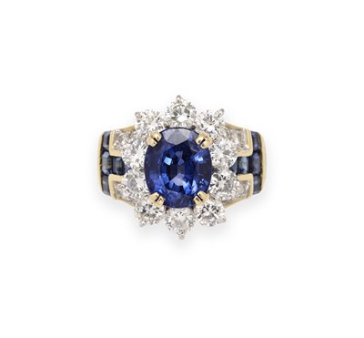 Lot 659 - BURMESE SAPPHIRE AND DIAMOND RING