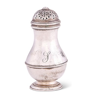 Lot 157 - A GEORGE I SILVER BUN PEPPER, EDWARD GIBBON, LONDON, 1727