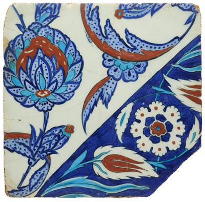 Lot 119 - AN IZNIK TILE, OTTOMAN ANATOLIA, 1560-1570