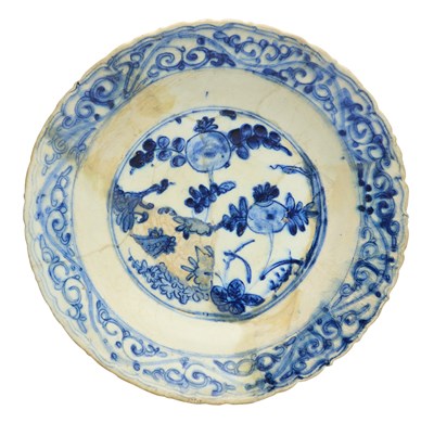 Lot 129 - A SAFAVID BLUE AND WHITE DISH, PERSIA, 17TH CENTURY
