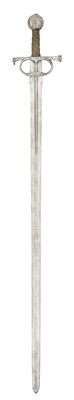 Lot 24 - A SOUTH EUROPEAN BROADSWORD, CIRCA 1500-20, POSSIBLY SPANISH