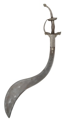Lot 9 - AN UNUSUAL INDIAN SWORD, 18TH CENTURY OR EARLIER