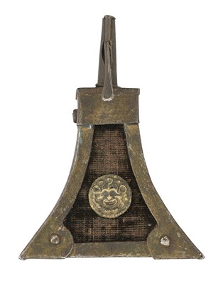 Lot 85 - A GERMAN TRIANGULAR CHARGE-FLASK, 17TH CENTURY