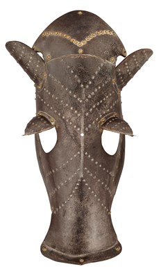 Lot 599 - A DECORATIVE HORSE’S SHAFFRON IN 16TH CENTURY STYLE