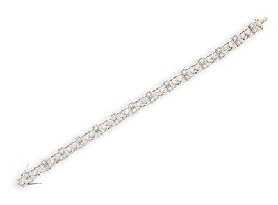 Lot 452 - DIAMOND BRACELET, 1920s