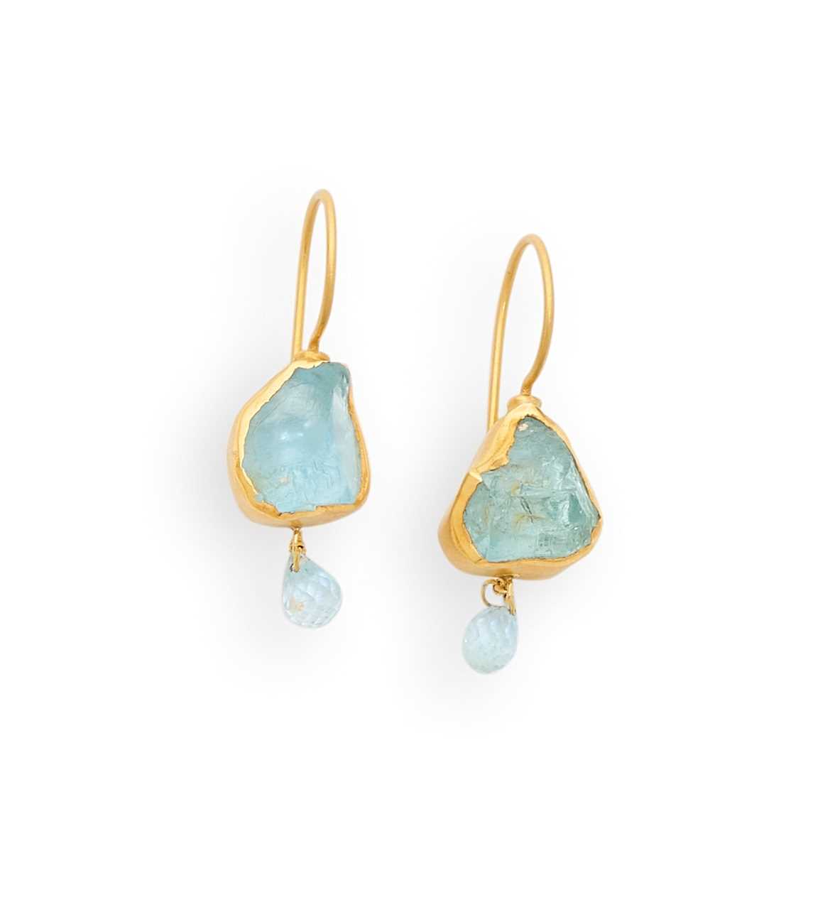 Lot 362 - PAIR OF AQUAMARINE PENDENT EARRINGS