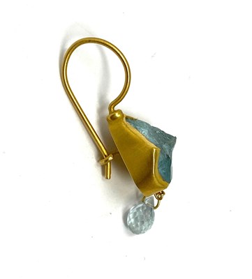 Lot 362 - PAIR OF AQUAMARINE PENDENT EARRINGS
