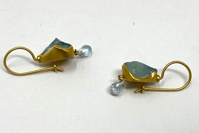 Lot 362 - PAIR OF AQUAMARINE PENDENT EARRINGS