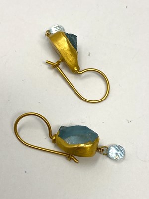 Lot 362 - PAIR OF AQUAMARINE PENDENT EARRINGS