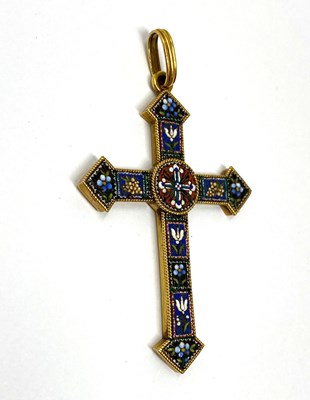 Lot 335 - VICTORIAN GOLD AND MICRO MOSAIC PENDENT CROSS, 1870s
