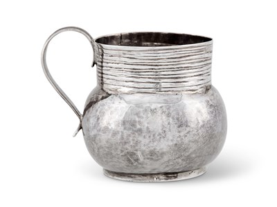 Lot 148 - A CHARLES II SILVER CHILD'S MUG, MAKER'S MARK BM (TWO PELLETS ABOVE, A MULLET BELOW), LONDON, 1683