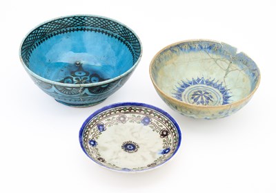 Lot 393 - THREE PERSIAN POTTERY VESSELS, 15TH-19TH CENTURIES