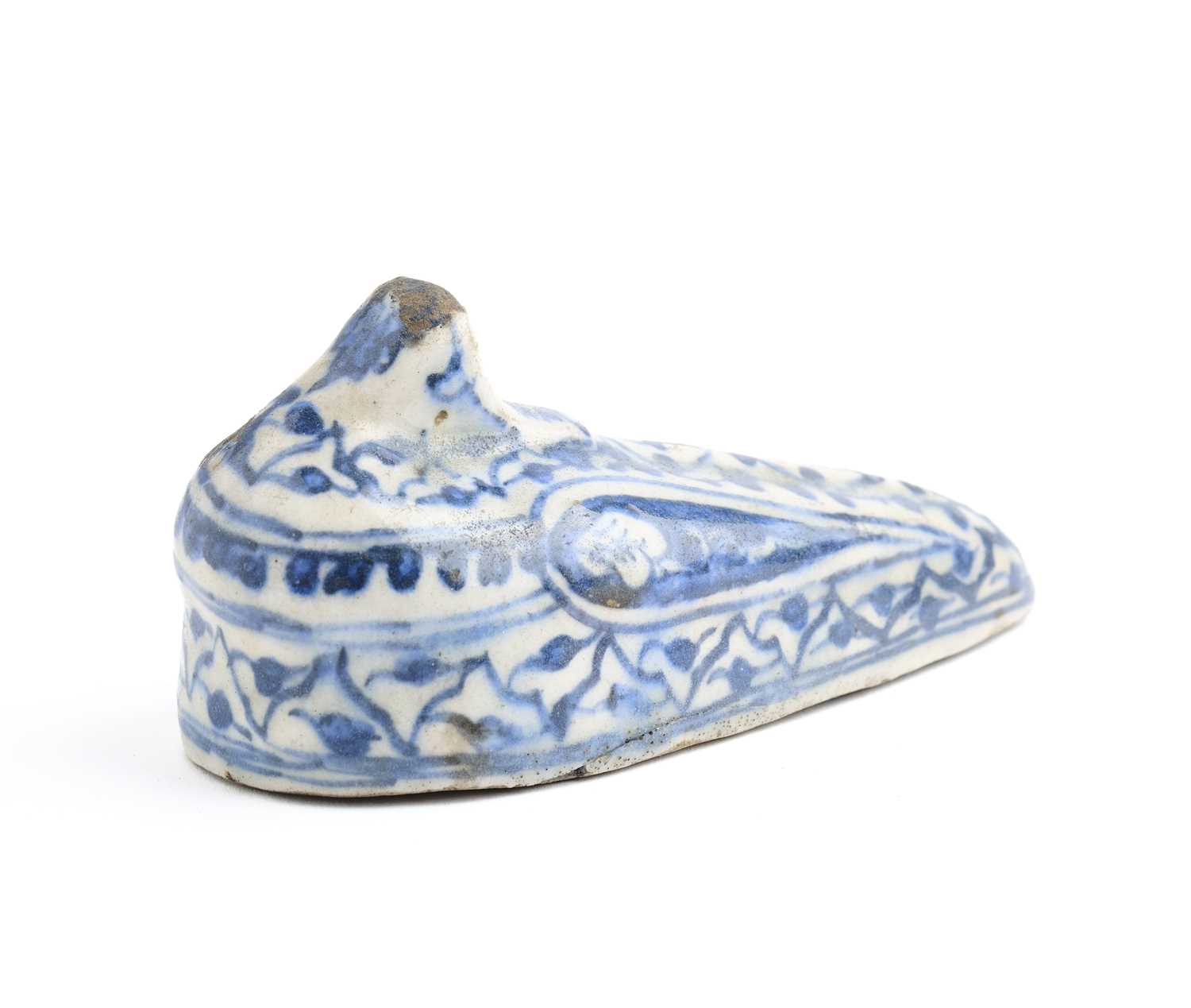 Lot 397 - A SAFAVID BLUE AND WHITE BATH RASP, PERSIA, 17TH CENTURY