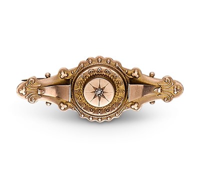 Lot 35 - EDWARDIAN DIAMOND BAR BROOCH, 1890s