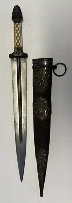 Lot 30 - A RARE RUSSIAN (TULA) HUNTING DAGGER OF KINDJAL FORM, 19TH CENTURY