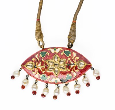 Lot 424 - A JAIPUR ENAMEL GEM-SET GOLD PENDANT, INDIA, CIRCA 1900