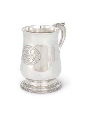 Lot 140 - A GEORGE III SILVER MUG, WALTER BRIND, LONDON, 1790