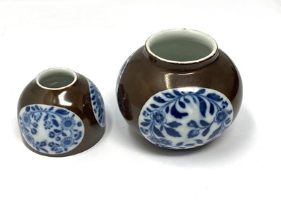 Lot 6 - TWO MEISSEN PORCELAIN KAPUZINER-BRAUN-GROUND SMALL VASES, CIRCA 1735