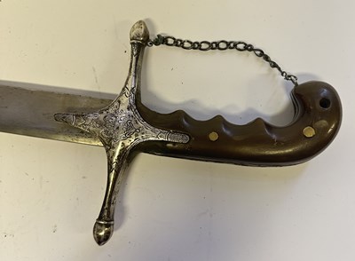 Lot 35 - AN OTTOMAN SILVER-MOUNTED SHAMSHIR, 19TH CENTURY