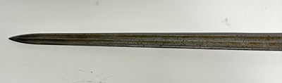 Lot 538 - A FRENCH ANXI CUIRASSIER’S SWORD, 20TH CENTURY, BEARING INSCRIPTION DATED 1813