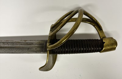 Lot 538 - A FRENCH ANXI CUIRASSIER’S SWORD, 20TH CENTURY, BEARING INSCRIPTION DATED 1813
