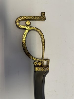 Lot 10 - AN INDIAN PESH-KABZ WITH CALLIGRAPHIC HILT, 20TH CENTURY
