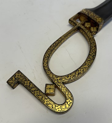 Lot 10 - AN INDIAN PESH-KABZ WITH CALLIGRAPHIC HILT, 20TH CENTURY