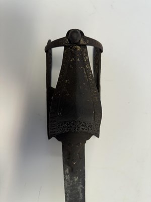 Lot 6 - AN UNUSUAL SOUTH INDIAN KATAR WITH EUROPEAN BLADE, VIJAYANAGARA, 16TH/17TH CENTURY