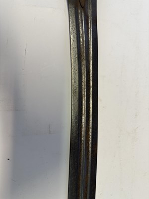 Lot 4 - A VERY RARE SOUTH INDIAN SHORT SWORD, DECCAN, THE HILT 15TH/16TH CENTURY