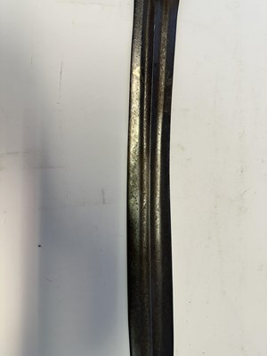 Lot 4 - A VERY RARE SOUTH INDIAN SHORT SWORD, DECCAN, THE HILT 15TH/16TH CENTURY