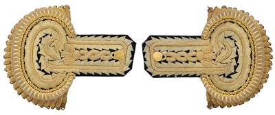 Lot 188 - A VERY FINE PAIR OF PRE 1855 STAFF OFFICER'S EPAULETTES BY JOHNSTONES, 6 REGENT ST., LONDON