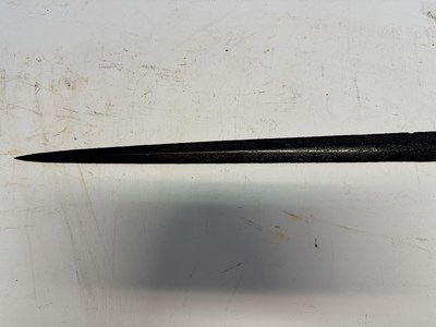 Lot 40 - A FINE MEDIEVAL SWORD, MID-LATE 14TH CENTURY, PROBABLY FRENCH