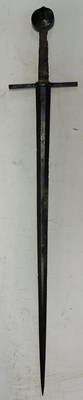 Lot 40 - A FINE MEDIEVAL SWORD, MID-LATE 14TH CENTURY, PROBABLY FRENCH