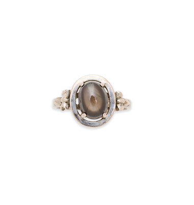Lot 90 - STAR DIOPSIDE RING