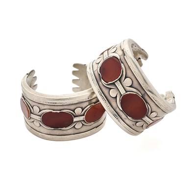 Lot 17 - A PAIR OF TURKMAN BRACELETS, CENTRAL ASIA, 19TH CENTURY