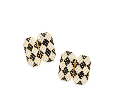 Lot 13 - CARTIER: PAIR OF GOLD AND ENAMEL CUFFLINKS, 1920s